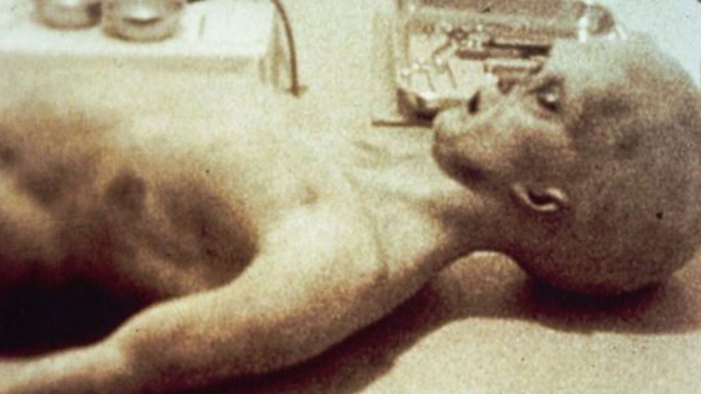 Are Aliens Abducting You or Do You Just Need Sleep? 4 AA film 2